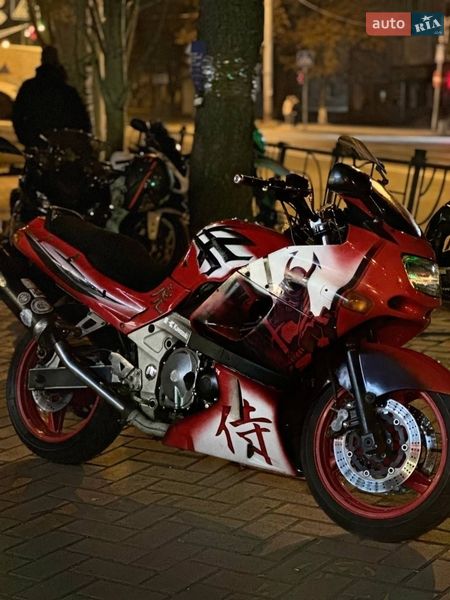 Спортбайк Kawasaki ZZR 600
