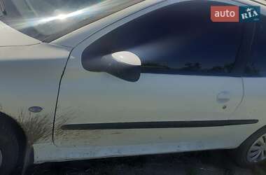 Характеристики Peugeot 206 Хэтчбек