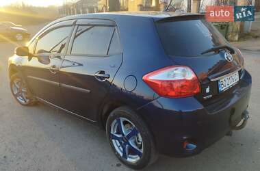 Характеристики Toyota Auris Хэтчбек