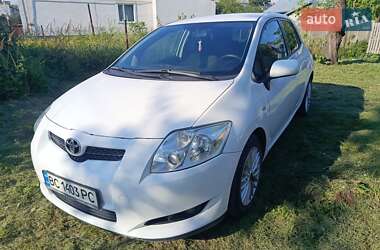 Цены Toyota Auris Хэтчбек