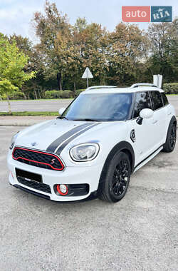 Характеристики MINI Countryman Хэтчбек