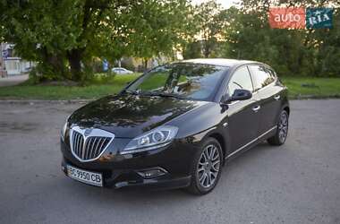 Характеристики Lancia Delta Хэтчбек