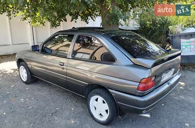 Характеристики Ford Escort Хетчбек
