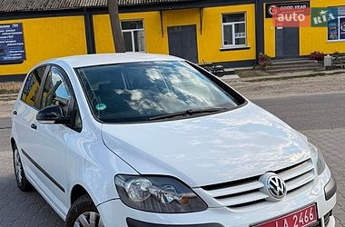 Характеристики Volkswagen Golf Plus Хэтчбек