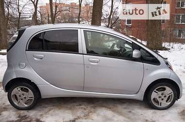 Характеристики Mitsubishi i-MiEV Хэтчбек