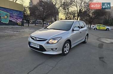 Характеристики Hyundai i30 Хэтчбек