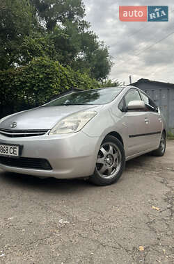Характеристики Toyota Prius Хэтчбек