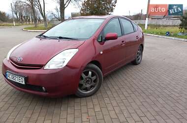 Характеристики Toyota Prius Хетчбек