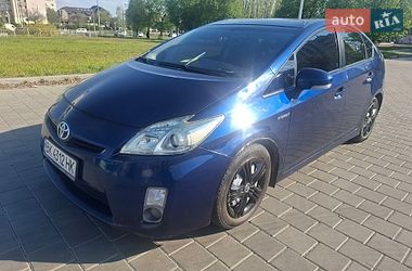 Характеристики Toyota Prius Хетчбек