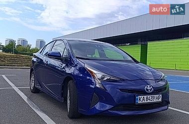 Характеристики Toyota Prius Хэтчбек