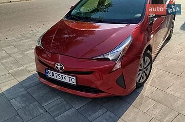 Характеристики Toyota Prius Хетчбек