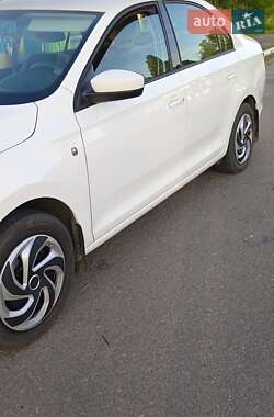 Характеристики Skoda Rapid Хэтчбек