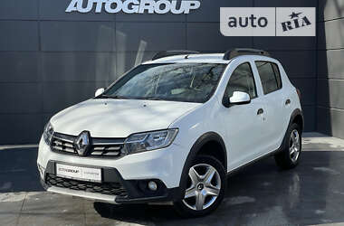 Характеристики Renault Sandero StepWay Хэтчбек