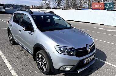 Характеристики Renault Sandero StepWay Хэтчбек