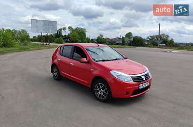 Характеристики Dacia Sandero Хэтчбек