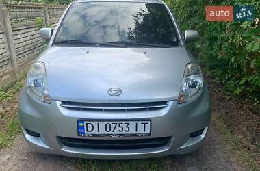 Характеристики Daihatsu Sirion Хэтчбек