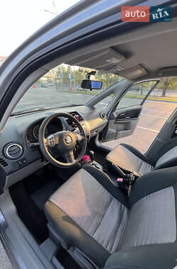 Характеристики Suzuki SX4 Хэтчбек