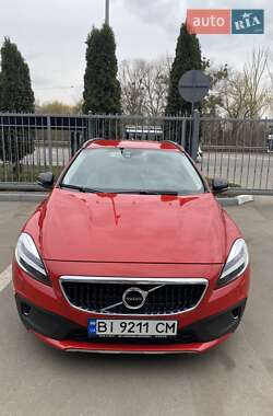 Характеристики Volvo V40 Cross Country Хэтчбек