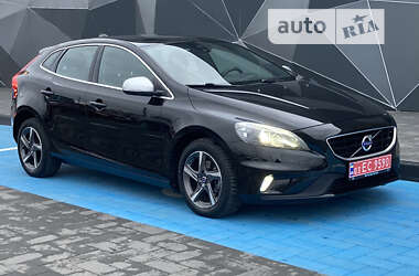 Характеристики Volvo V40 Хэтчбек