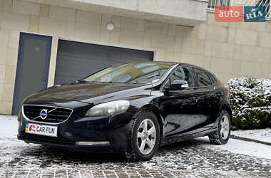 Цены Volvo V40 Хэтчбек