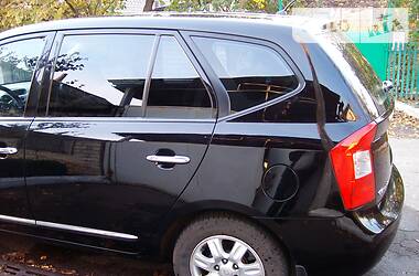 Kia Carens  2008