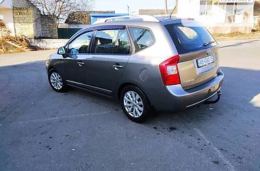 Kia Carens  2010