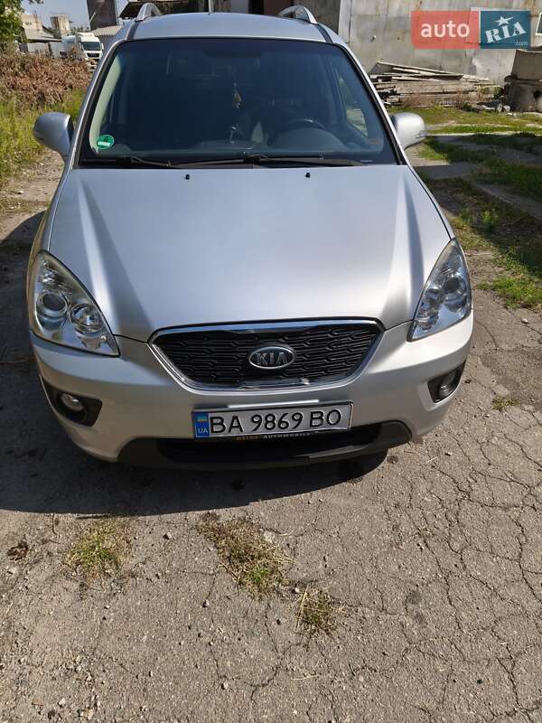 Легковые Kia Carens