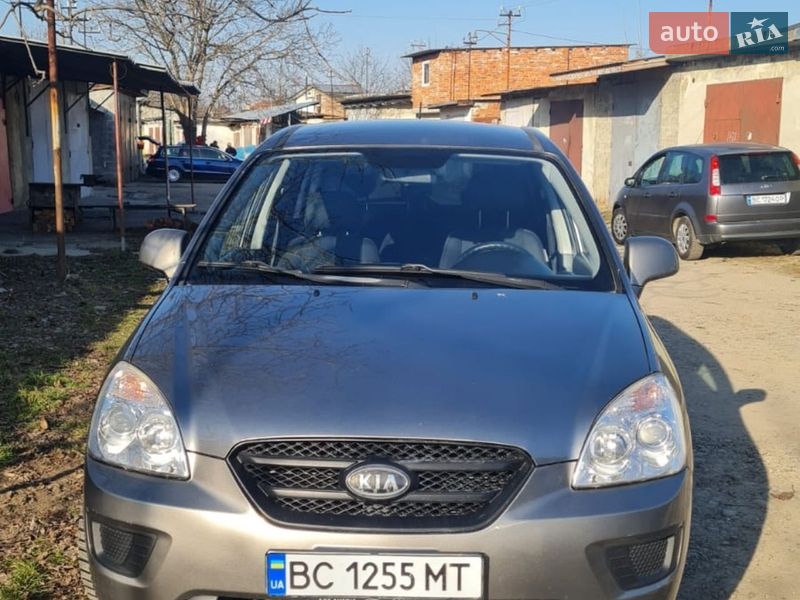 Kia Carens