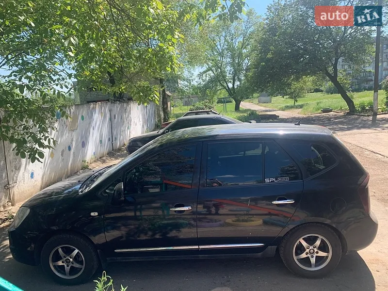 Kia Carens