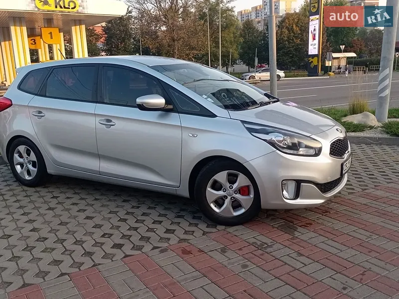 Kia Carens