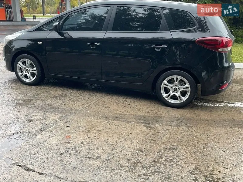 Kia Carens