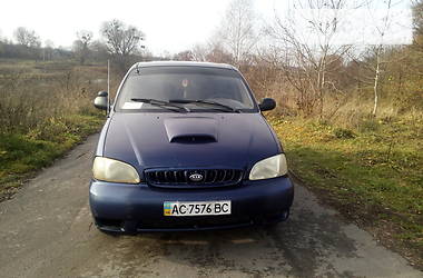 Kia Carnival  2000