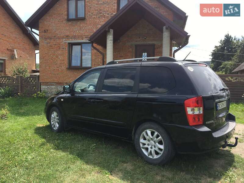 Kia Carnival