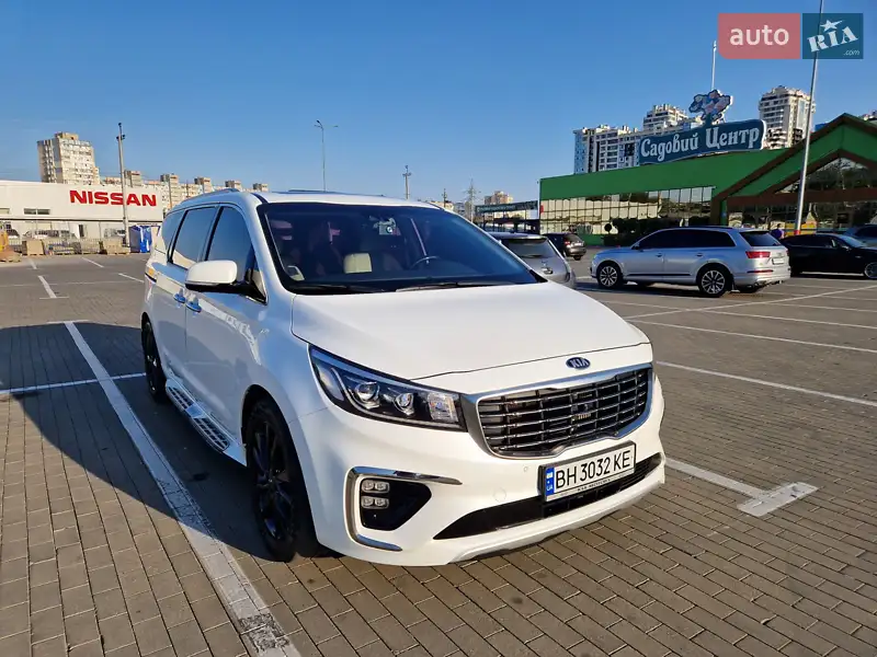 Kia Carnival