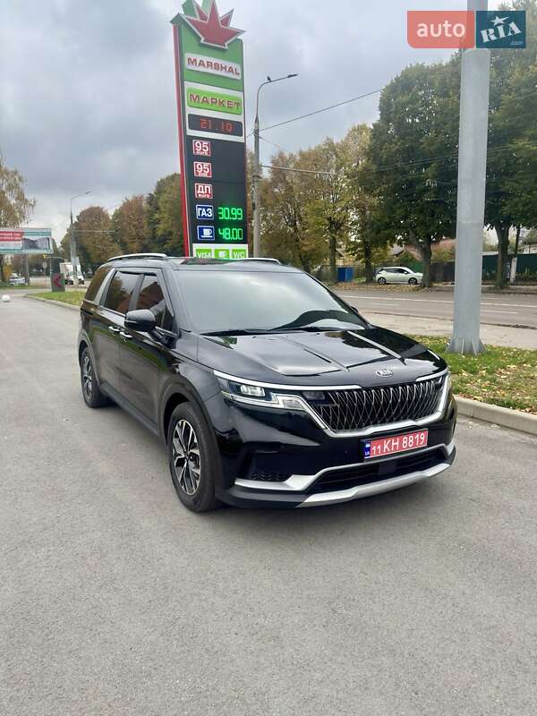 Легковые Kia Carnival