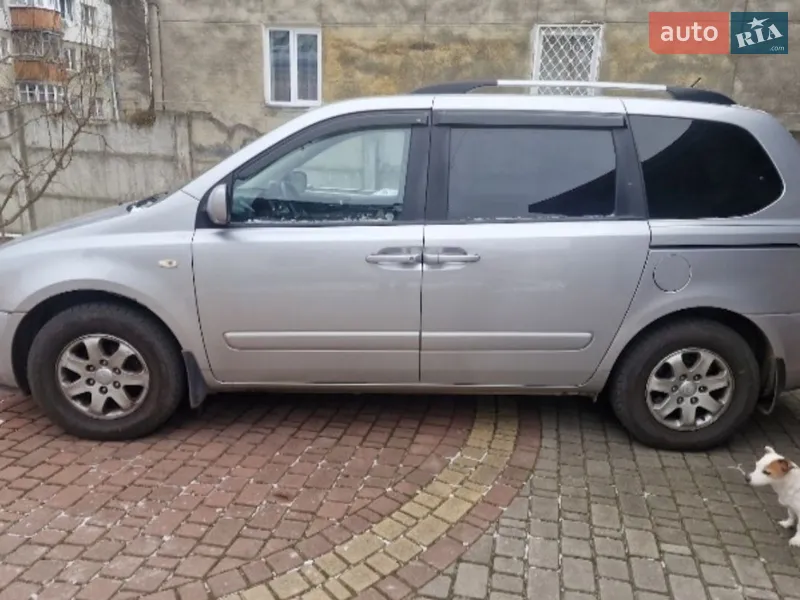Kia Carnival 2010