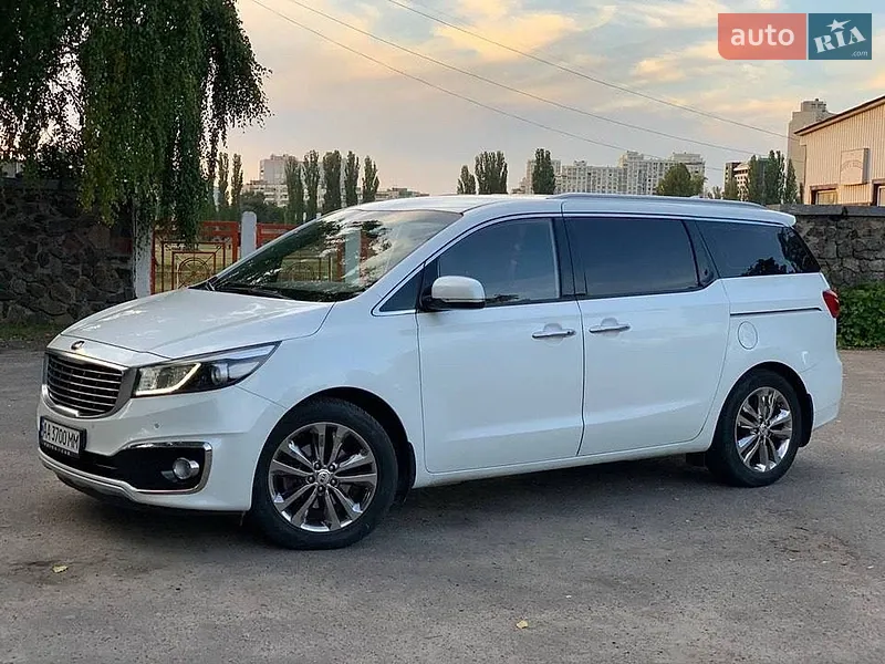 Kia Carnival