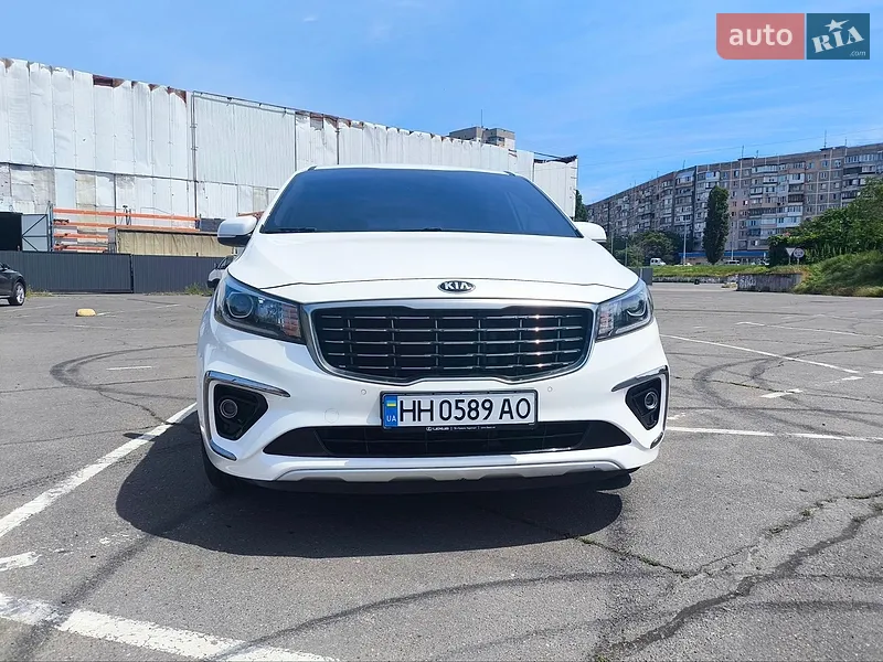Kia Carnival