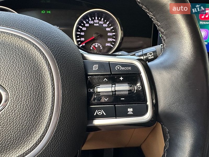 Минивэн Kia Carnival 2020 в Киеве фото 49 Минивэн Kia Carnival 2020 в Киеве
