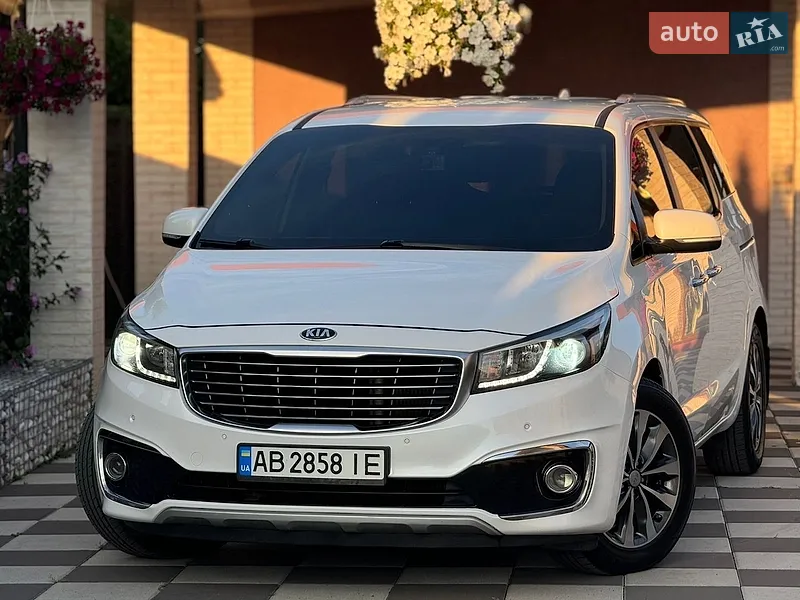 Kia Carnival