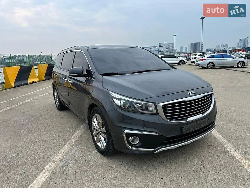 Kia Carnival