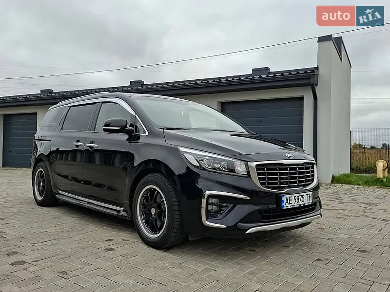 Kia Carnival
