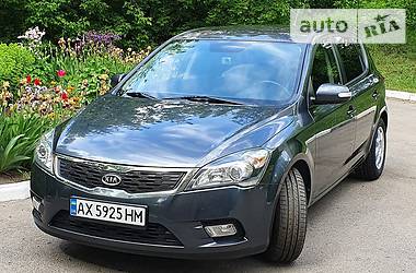 Kia Ceed  2010