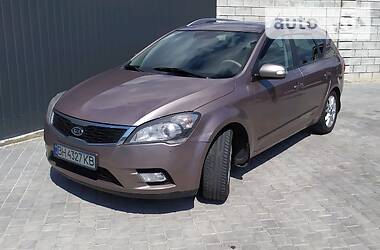 Kia Ceed  2010