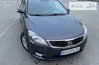 Kia Ceed  2011