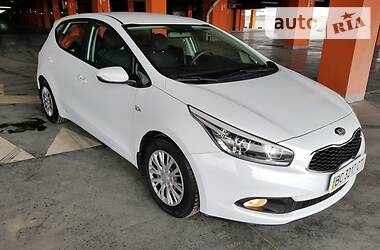 Kia Ceed  2012