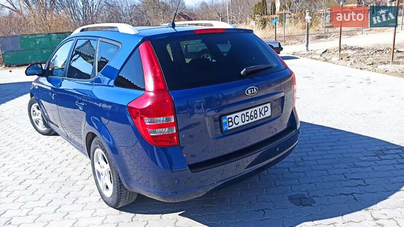 Универсал Kia Ceed 2008 в Стебнику
