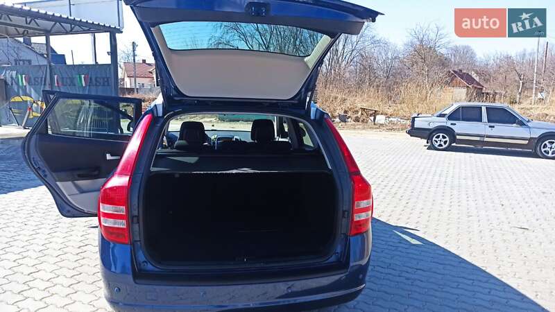 Универсал Kia Ceed 2008 в Стебнику