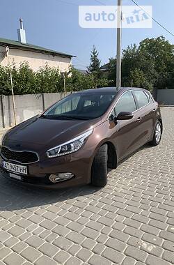 Kia Ceed  2012