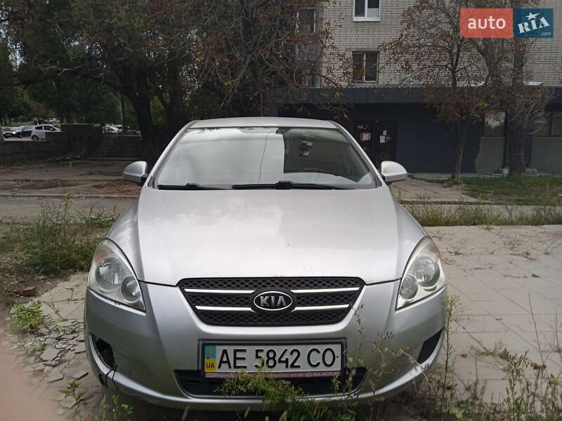 Купе Kia Ceed